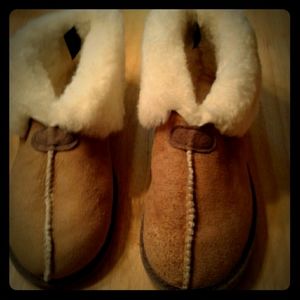 NWT, Cozy & Warm,Unisex, American Made Version of UGG Slippers/Booties(UGHS)